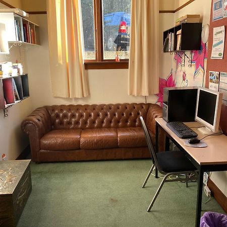 Хостел Manor House Backpackers Дьюндин Экстерьер фото