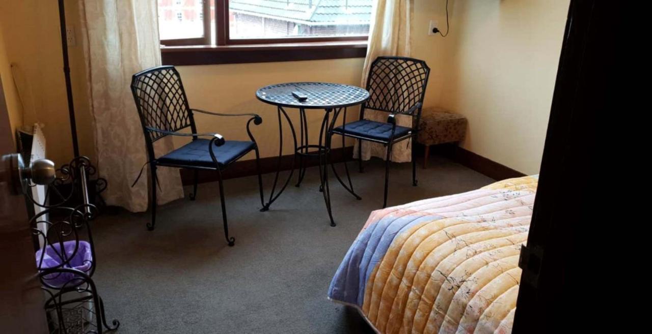 Хостел Manor House Backpackers Дьюндин Экстерьер фото