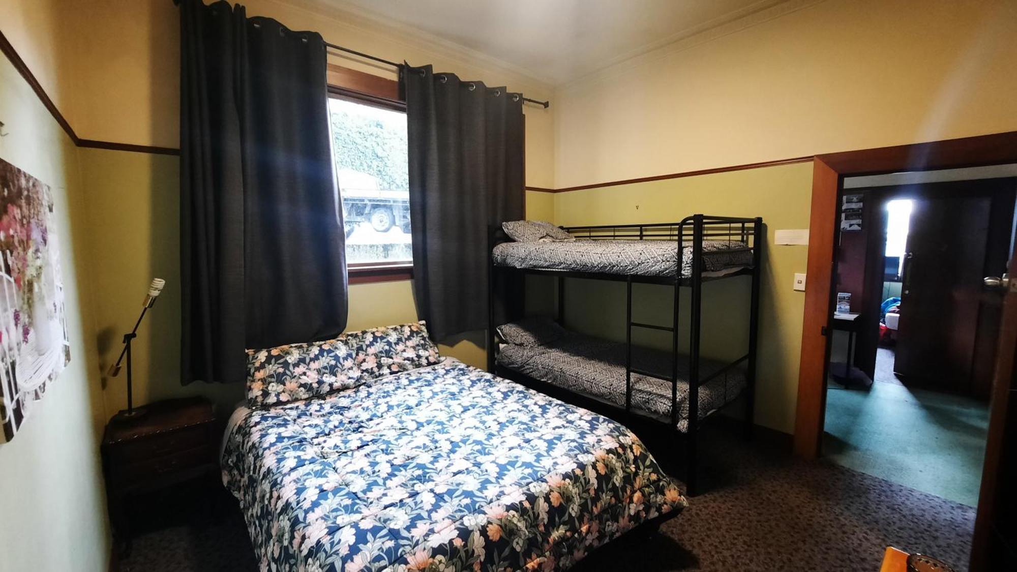 Хостел Manor House Backpackers Дьюндин Экстерьер фото