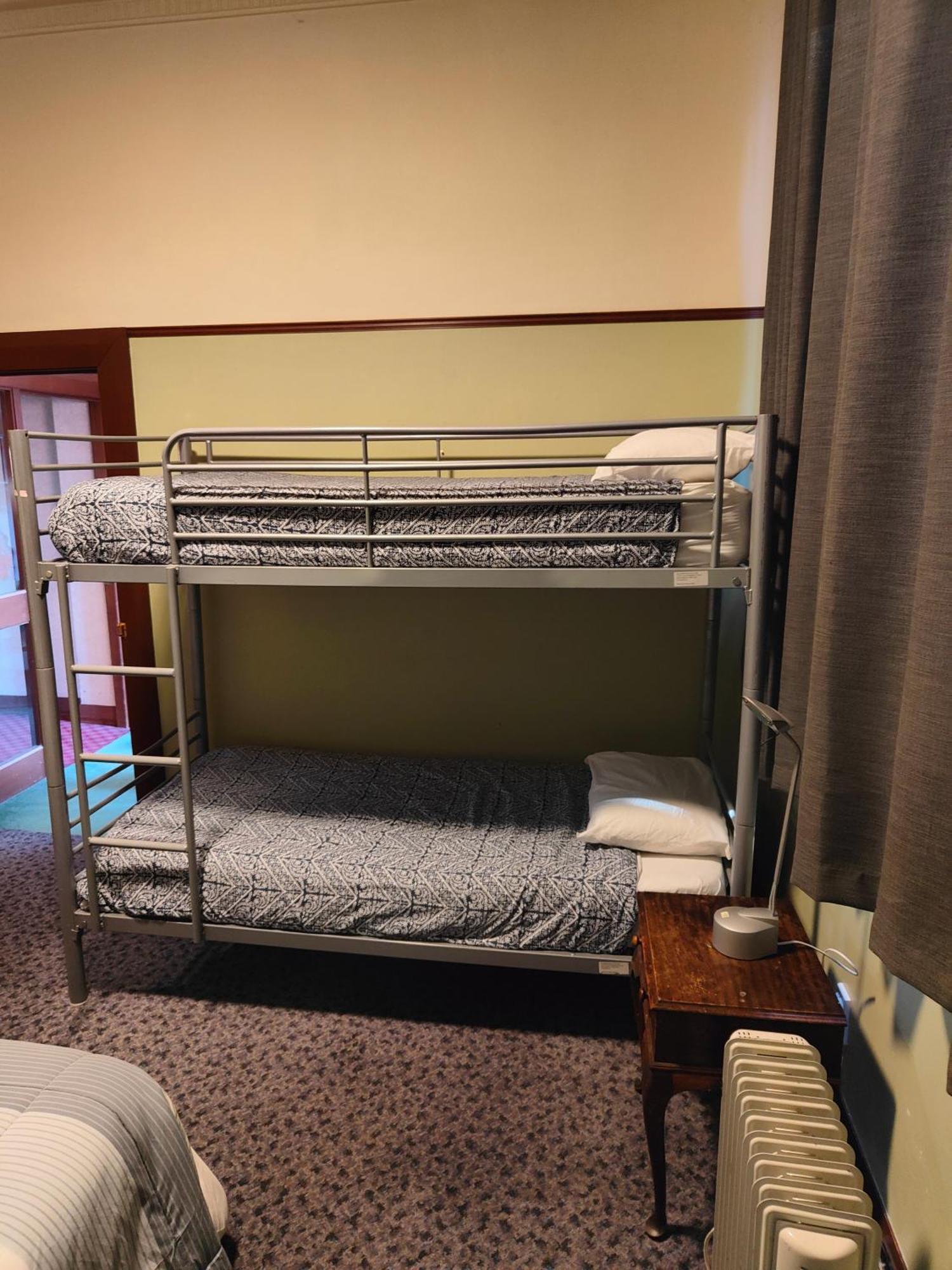 Хостел Manor House Backpackers Дьюндин Экстерьер фото